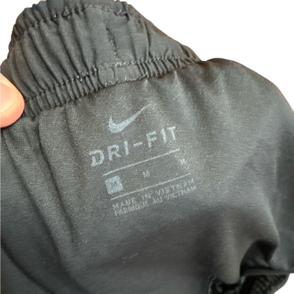 Nike Athletic Women’s Black Dri-Fit Shorts Size Medium Running/Walking/Workout - Picture 8 of 8